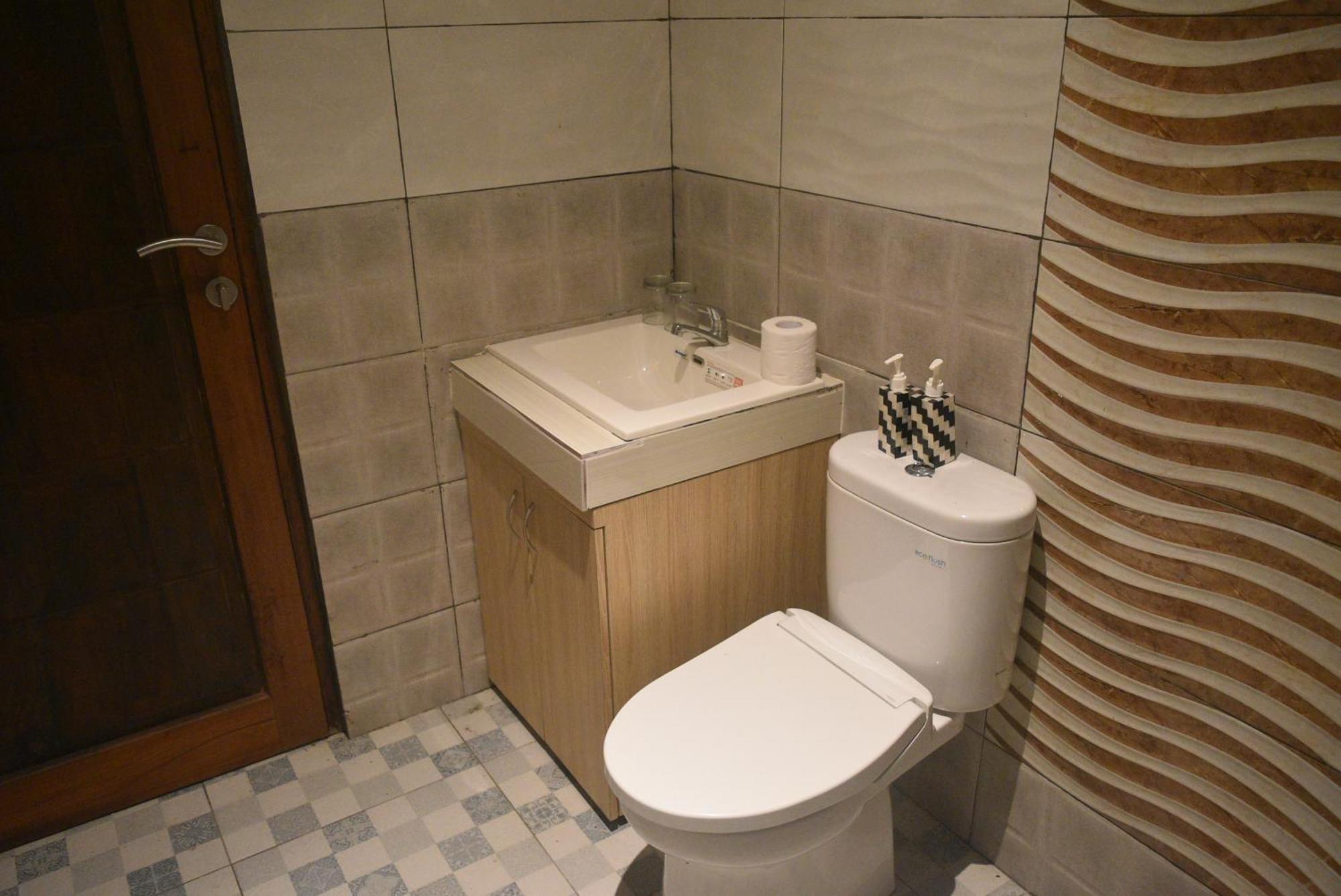 Ketut Joglo Guest House Nusa Dua  Buitenkant foto